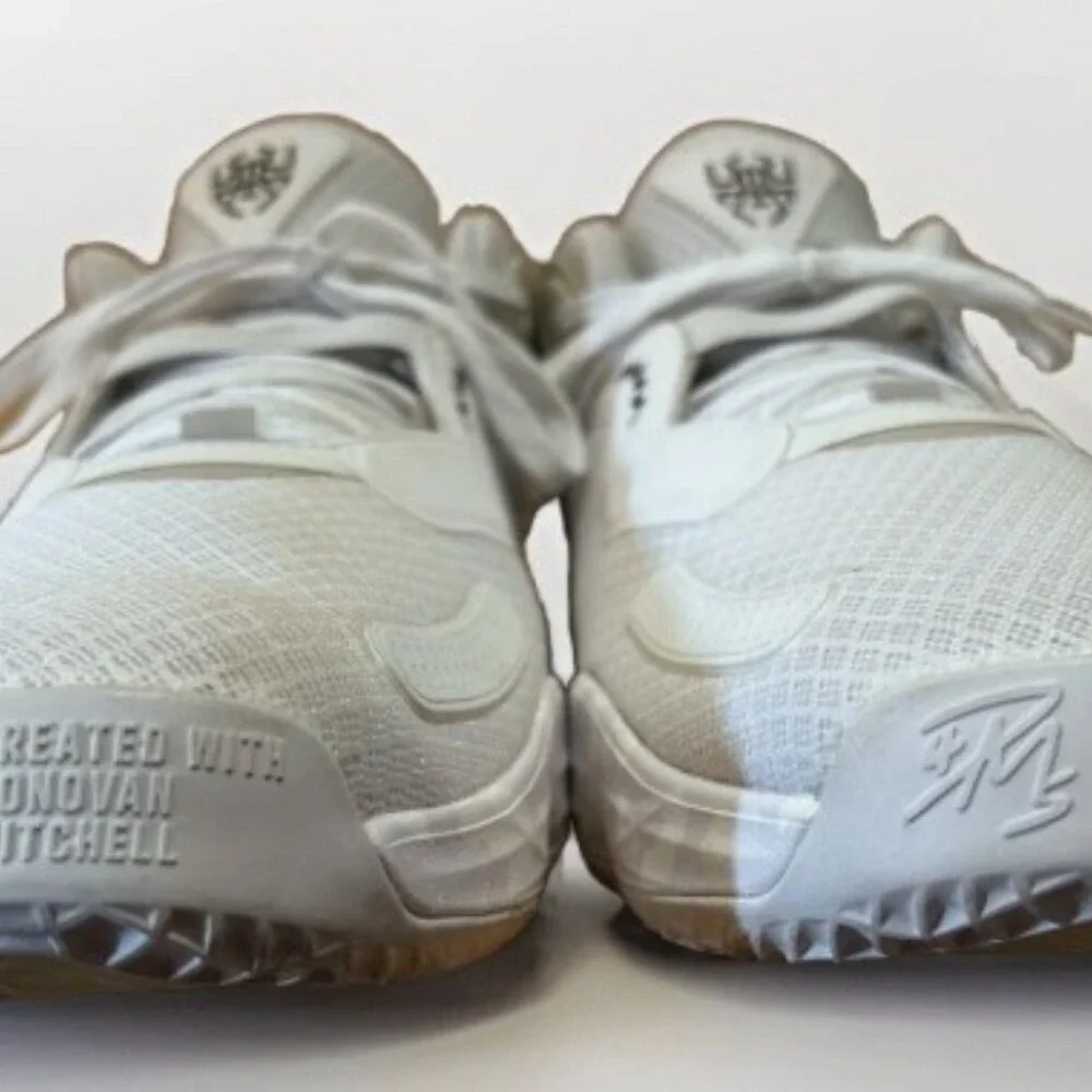 Adidas Hoops F21/S22-TN 21/066 D.1-3. Men 19 US White